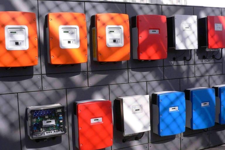 ¿Cómo saber qué inversor solar elegir? Lumisolar aporta las claves