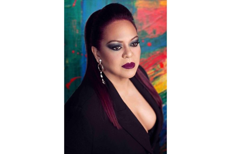 Edith Salazar presenta nuevo single 'Vive que la vida se va'