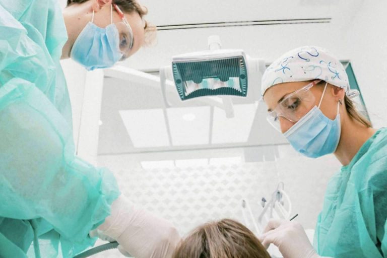 Periodoncia, ¿por qué es importante cuidar las encías?