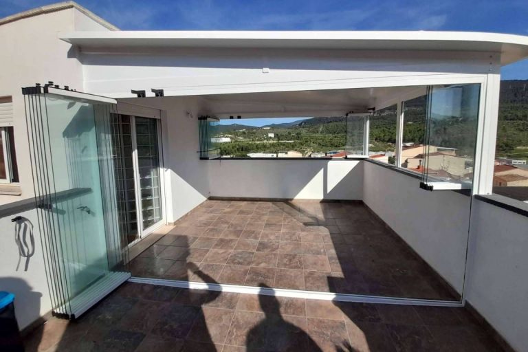 Proftek, expertos en cortinas de cristal en Alicante