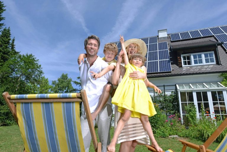 Baterías para paneles solares, ¿son realmente necesarias?