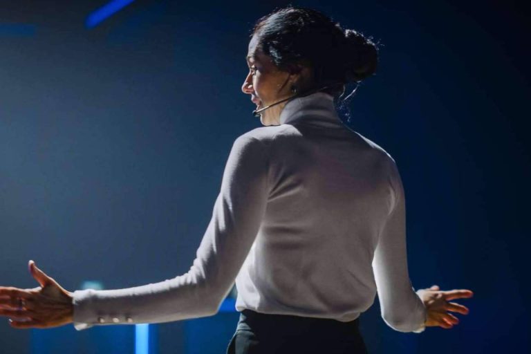 Christian Andrada D. sobre la posibilidad de mejorar la comunicación interna de una organización mediante la oratoria