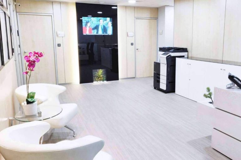 Atrium Centro de Negocios ofrece el servicio de oficina virtual para domiciliar la correspondencia, atención telefónica y salas de reuniones a disposición