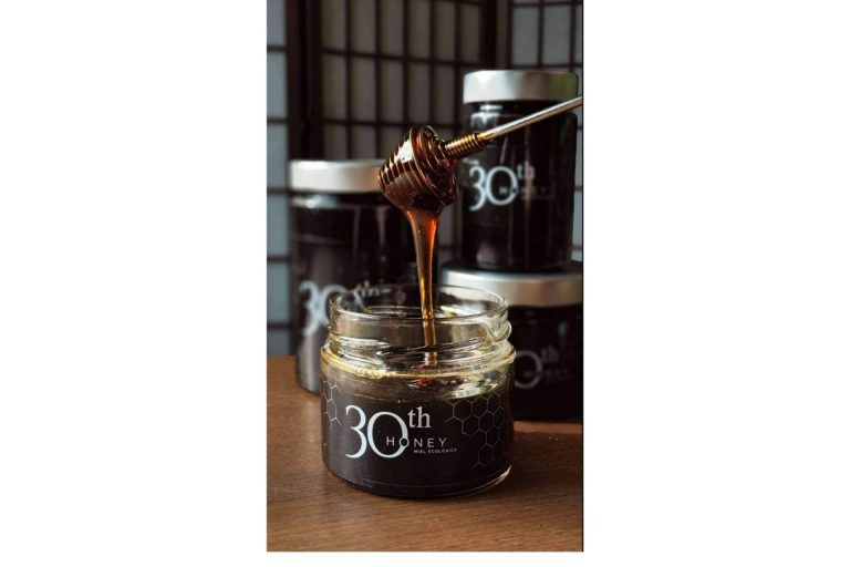 Llega al mercado japonés la miel ecológica de Apícola del Bierzo después de abrir sus fronteras