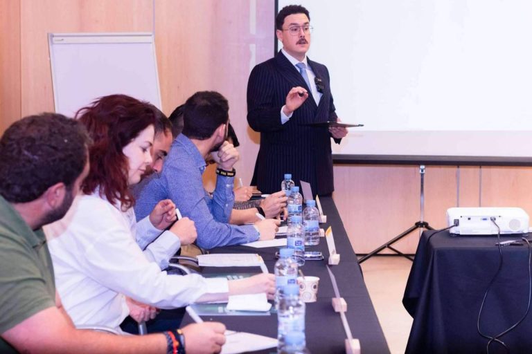 Fernando Miralles enseña a hablar en público sin nervios y sin miedo