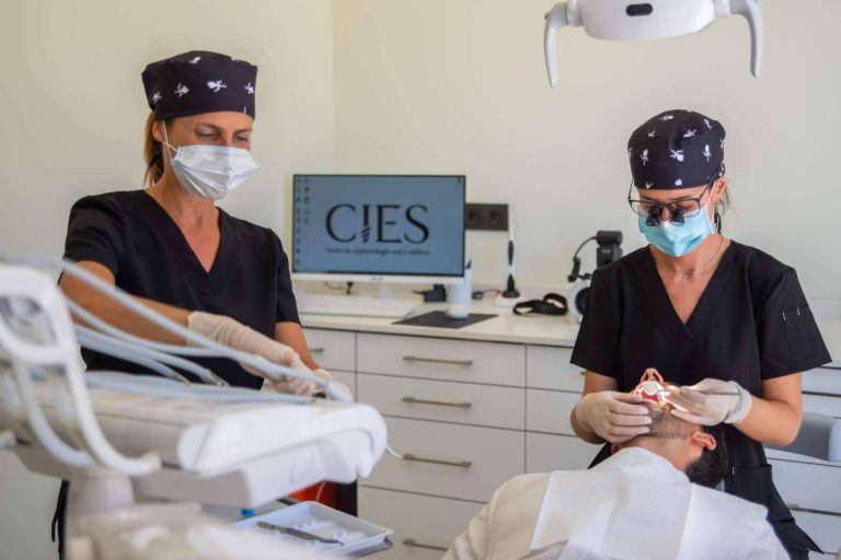 ¿Por qué es importante elegir implantes dentales de calidad?