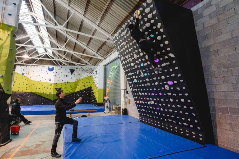 Rocódromos en España con paredes interactivas de la mano de Shiny Wall