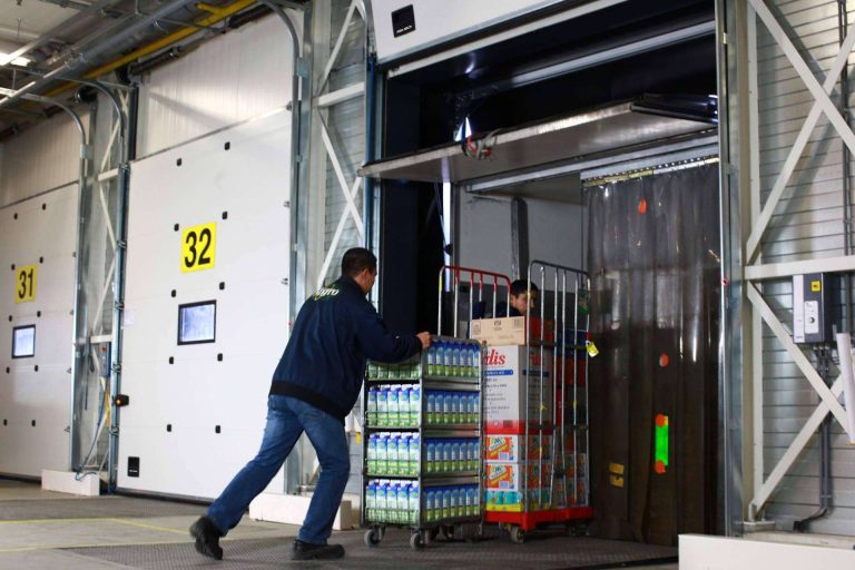 ASSA ABLOY cuenta con especialistas en equipamiento para muelles de carga y mantenimiento