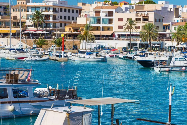 Cala Ratjada, un paraíso de sol, mar y diversión en Mallorca