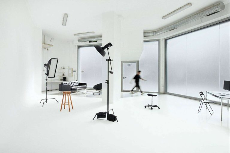 ¿Dónde encontrar un alquiler de estudio fotográfico en Barcelona? Studio P9