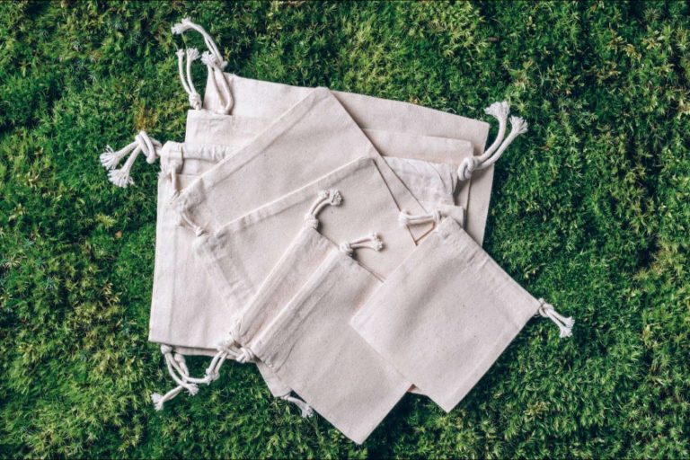 Bolsas de papel personalizadas, el producto ideal para una marca gracias a Ecobolsa