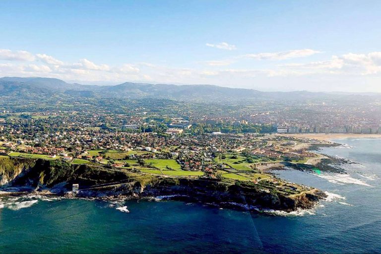 Aprender a volar en avioneta por Asturias, de la mano de Asturfly