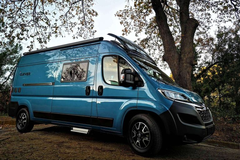 Alquiler de vehículos para escapadas en familia y amigos con Clever Vans