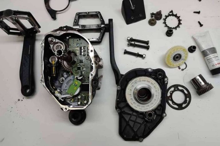 El taller Doctor Bike refleja la evolución del sector ciclista especializado en mantenimiento y reparación de suspensiones