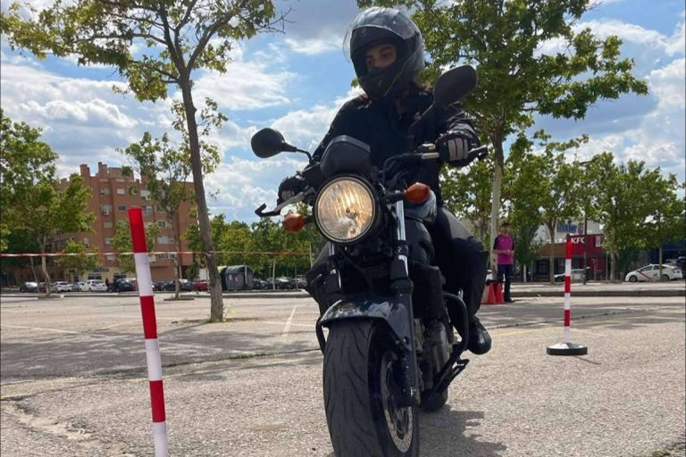 Requisitos para obtener el permiso de moto A, con Autoescuela Lucex