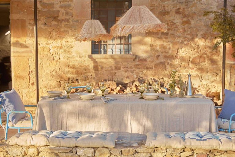 ¿Cuáles son las últimas tendencias en textil para decorar los espacios exteriores del hogar?, por Calma House