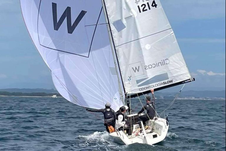 Buenas sensaciones para Clínicas W en el Campeonato de España de J70 en La Toja