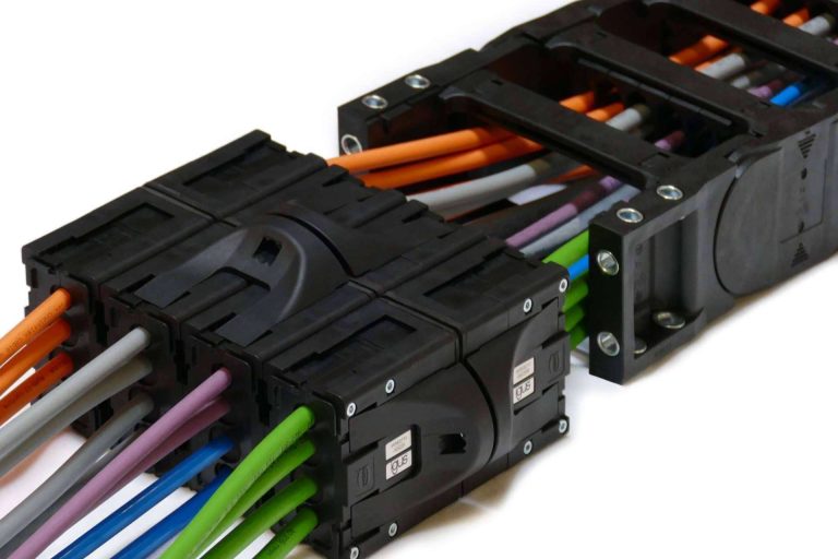 igus permite reducir los tiempos de inactividad en fábricas con su conector Module Connect