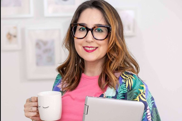 Esther Bernad es una asesora de imagen en Barcelona que ayuda a las mujeres a romper sus miedos e inseguridades a la hora de vestir