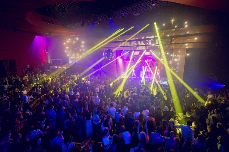 DABUTI Santander, ¡la sesión que ha revolucionado el tardeo madrileño se va de vacaciones y vuelve en septiembre con una nueva temporada!