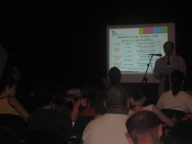 La historia de un catedrático volcado en el mundo del deporte y la actividad física, Santiago Romero Granados