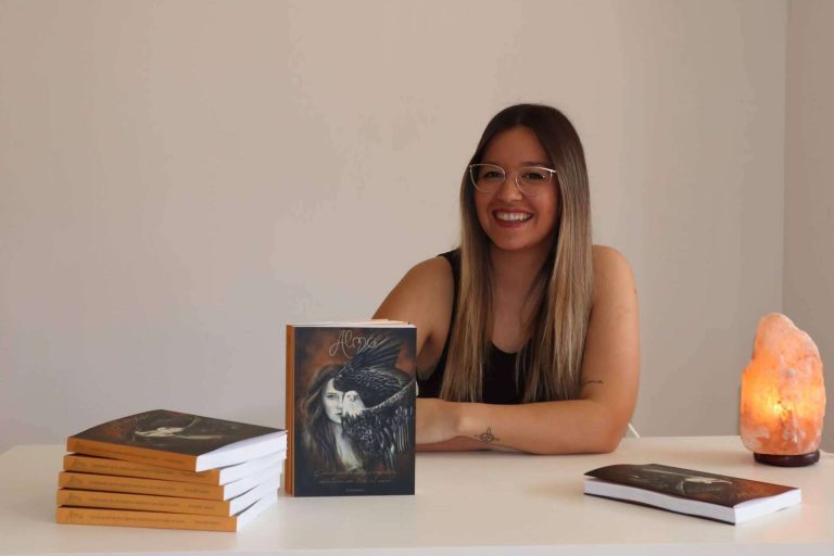 Amanda Solano invita a sus lectores a vivir el ahora a través de su libro, 'Alma'