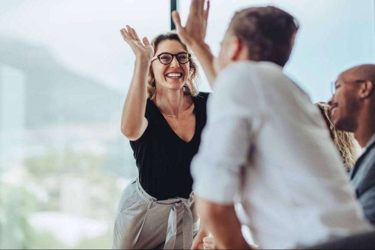 Participar en los sorteos especiales de la Cruz Roja es posible con Lotería La Diosa Felina
