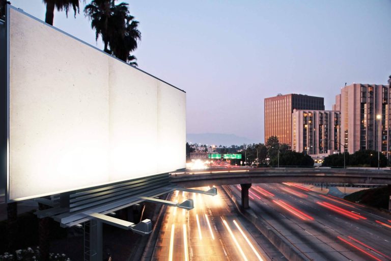 Ecoimpresion enumera 10 razones para usar lonas publicitarias