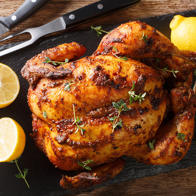 Lavar bien las patatas sin quitarles la piel y cocerlas en agua con sal durante 7 minutos Lavar bien las patatas sin quitarles la piel y cocerlas en agua con sal durante 7 minutos