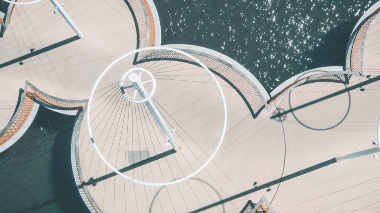 El puente de los círculos, uno de los más curiosos del mundo