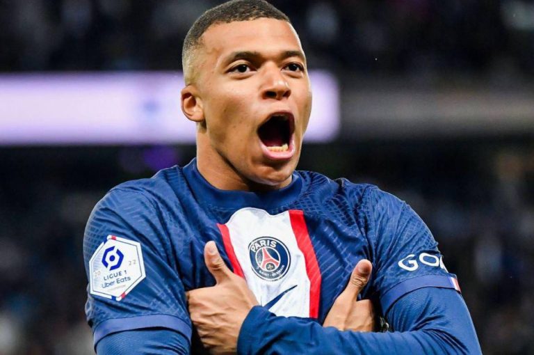 Sigue el culebrón: “si Mbappé no está en el Madrid es porque su madre no ha querido”