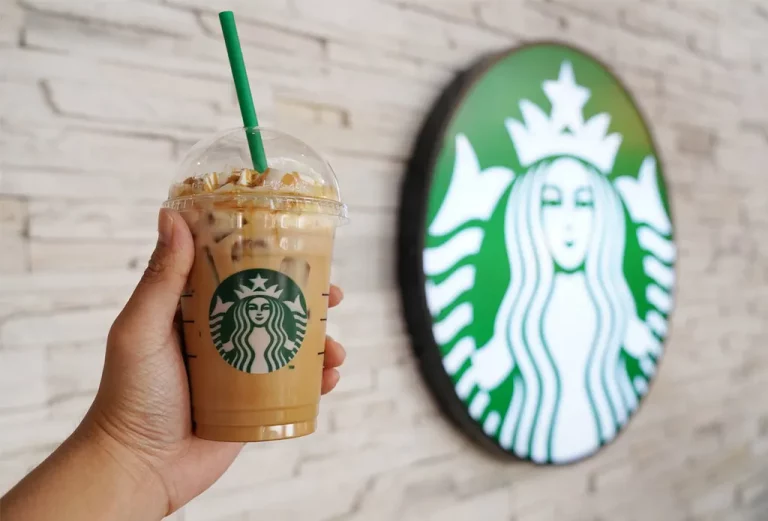 Los cafés fríos de Starbucks: un éxito que supera al de los refrescos