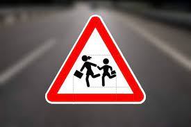 Cambios en la señal de colegio cercano, por aquello de la igualdad de género