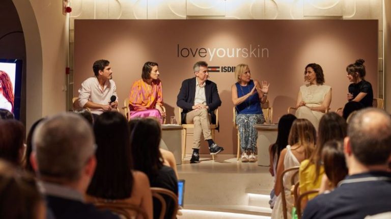 ISDIN presenta ‘Love your skin’, un libro que aboga por “amar” la piel para una vida sana y feliz