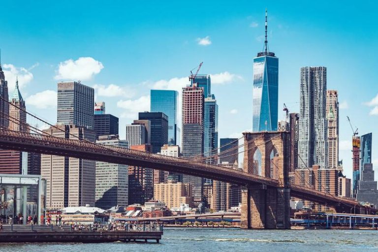 Estados Unidos y Reino Unido, destinos más económicos para los españoles por la revalorización del euro