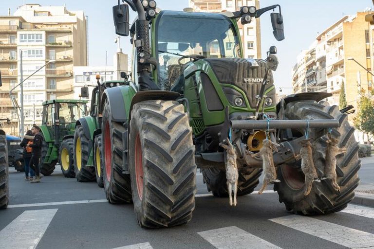 Unión de Uniones convoca una gran tractorada el próximo 5 de julio en Madrid para reclamar ayudas en el campo