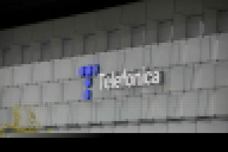 La fusión de Orange y MásMóvil y la menor inflación pueden impulsar la cotización de Telefónica, según Goldman