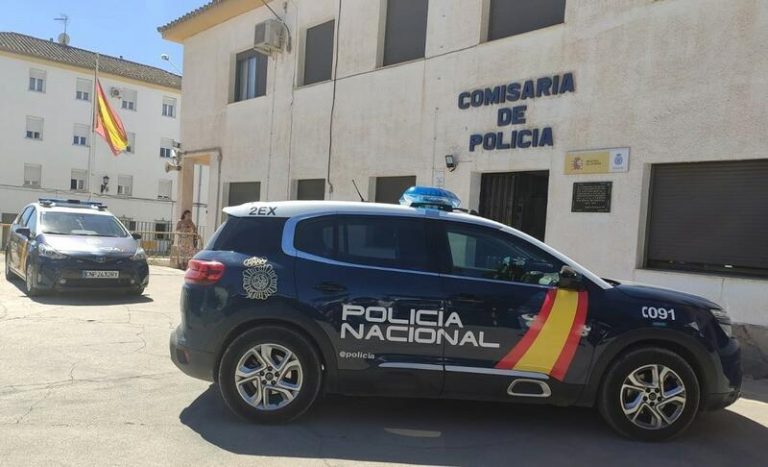 Investigan una presunta agresión sexual a una menor que fue auxiliada por un policía nacional jubilado en Málaga