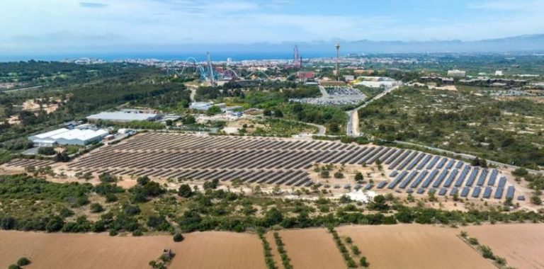 PortAventura World inaugura la mayor planta fotovoltaica en un resort vacacional en España
