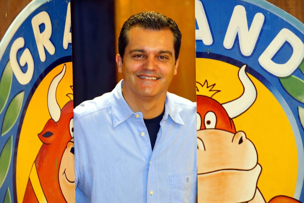 Grand Prix regresa con una curiosa vaquilla… ¡y un dinosaurio! 101 Grand Prix regresa con una curiosa vaquilla… ¡y un dinosaurio!