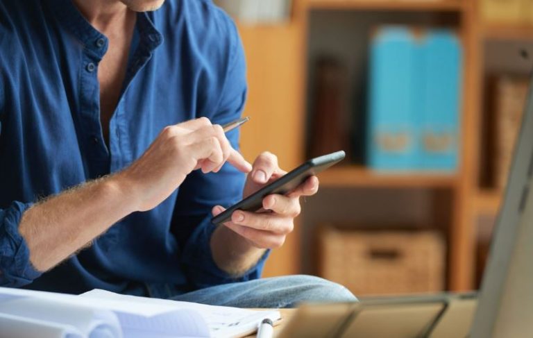 Las acusaciones no probadas a los proveedores chinos de vulnerar la seguridad de las redes 5G obedecerían a razones políticas, según un experto tecnológico internacional