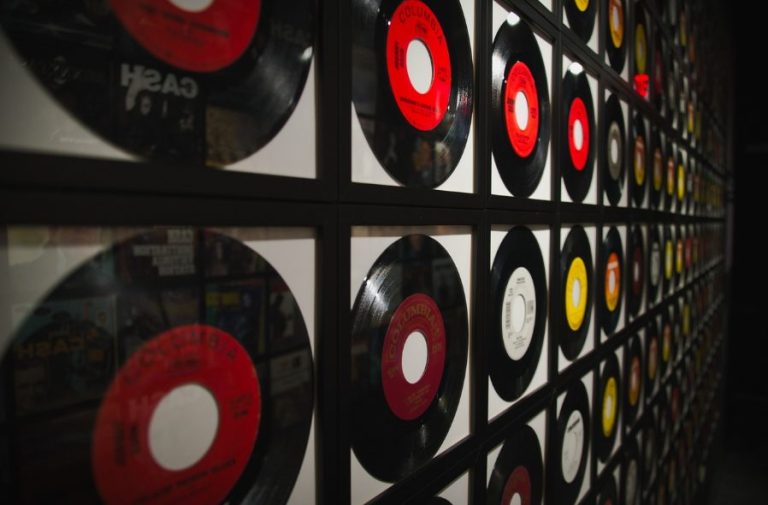 7 usos de vinilos que ni imaginabas para un estilo “vintage”