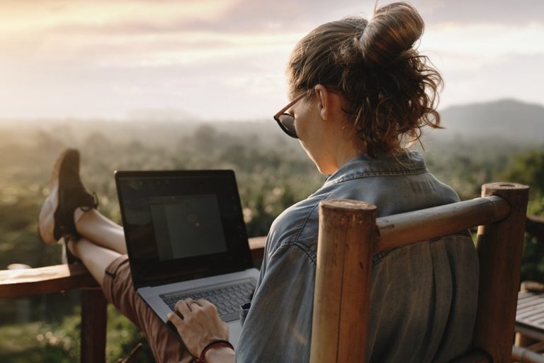 8 pueblos de España donde es más fácil y barato teletrabajar