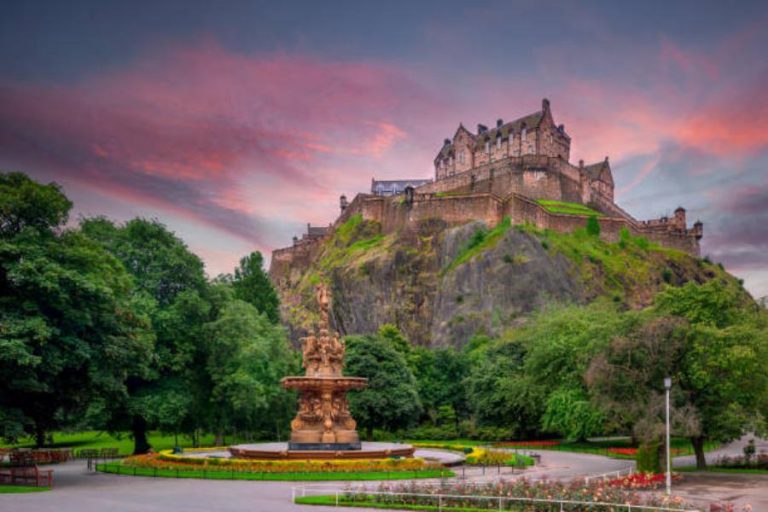 Edimburgo, el destino favorito de los españoles para un roadtrip en camper este verano