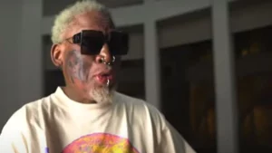 Rodman la lía en Corea del Norte: se zampa una botella de vodka y la estrella contra la pared