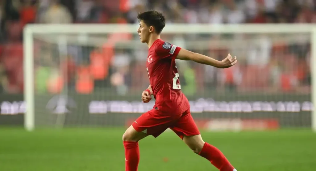 La razón de Arda Güler para preferir al Real Madrid que al Barça 40 El Real Madrid fue más inteligente