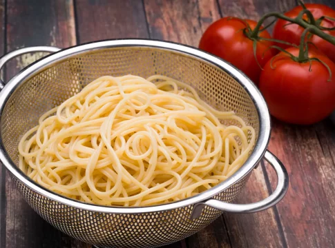 Escurre la pasta La ensalada más fresca de Arguiñano que puedes hacer en 5 minutos