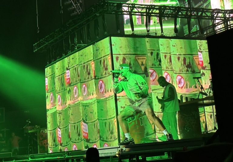 Feid conquista el Wizink Center con su marea verde