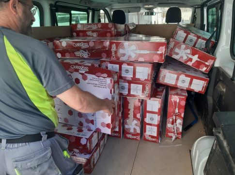 Jaén.- 23J.- El Ayuntamiento repartirá 1.500 botellas de agua y 50 ventiladores entre los colegios electorales Reparto de ventiladores con destino a colegios electorales de la capital jiennense