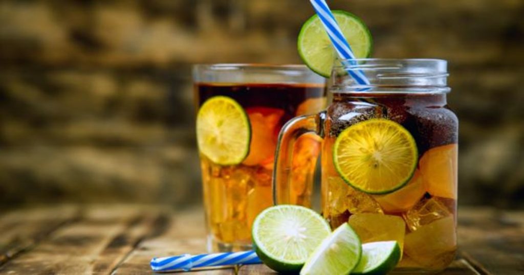 Fresco y delicioso así puedes preparar té helado en casa 153 ¿Cuál es la historia que ha llevado al consumo del té helado en casa?